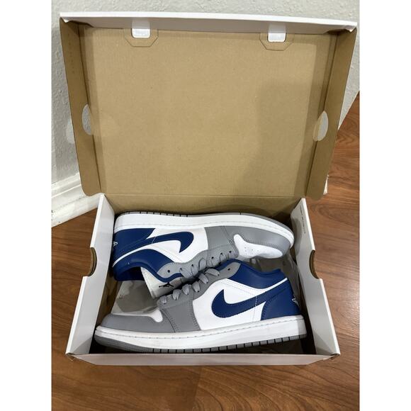 Air Jordan Air Jordan 1 Low French Blue DC0774-042 Women Size 11 (mens 9.5) - Picture 1 of 6